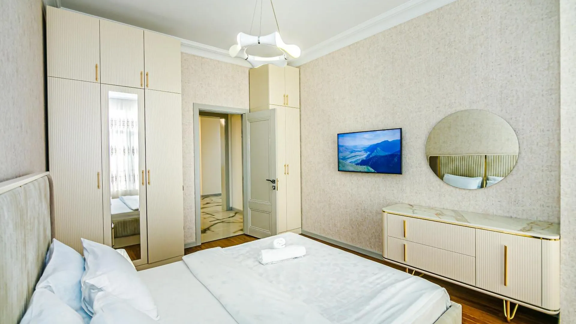 Luxury Apartments On Centre Baky